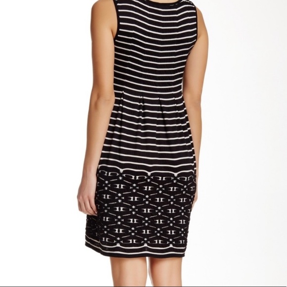 Max Studio | Black & White Striped Mini Dress NWOT - Picture 4 of 6